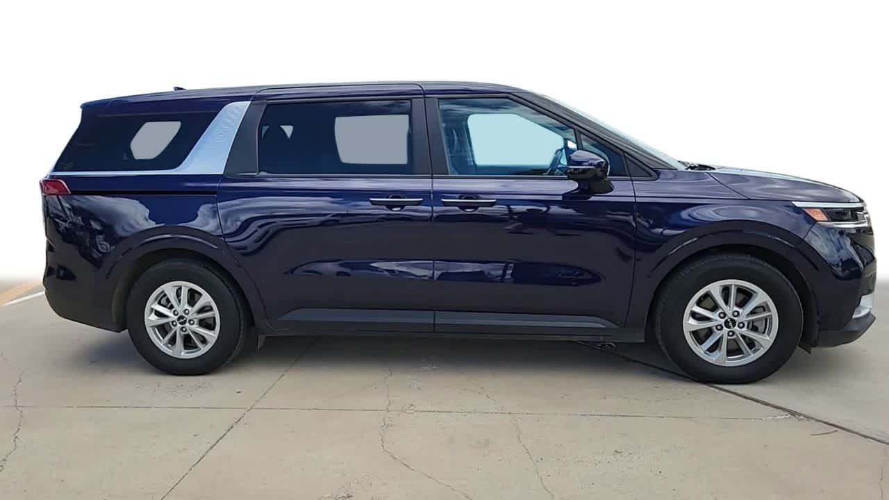 2024 Kia Carnival LX 9