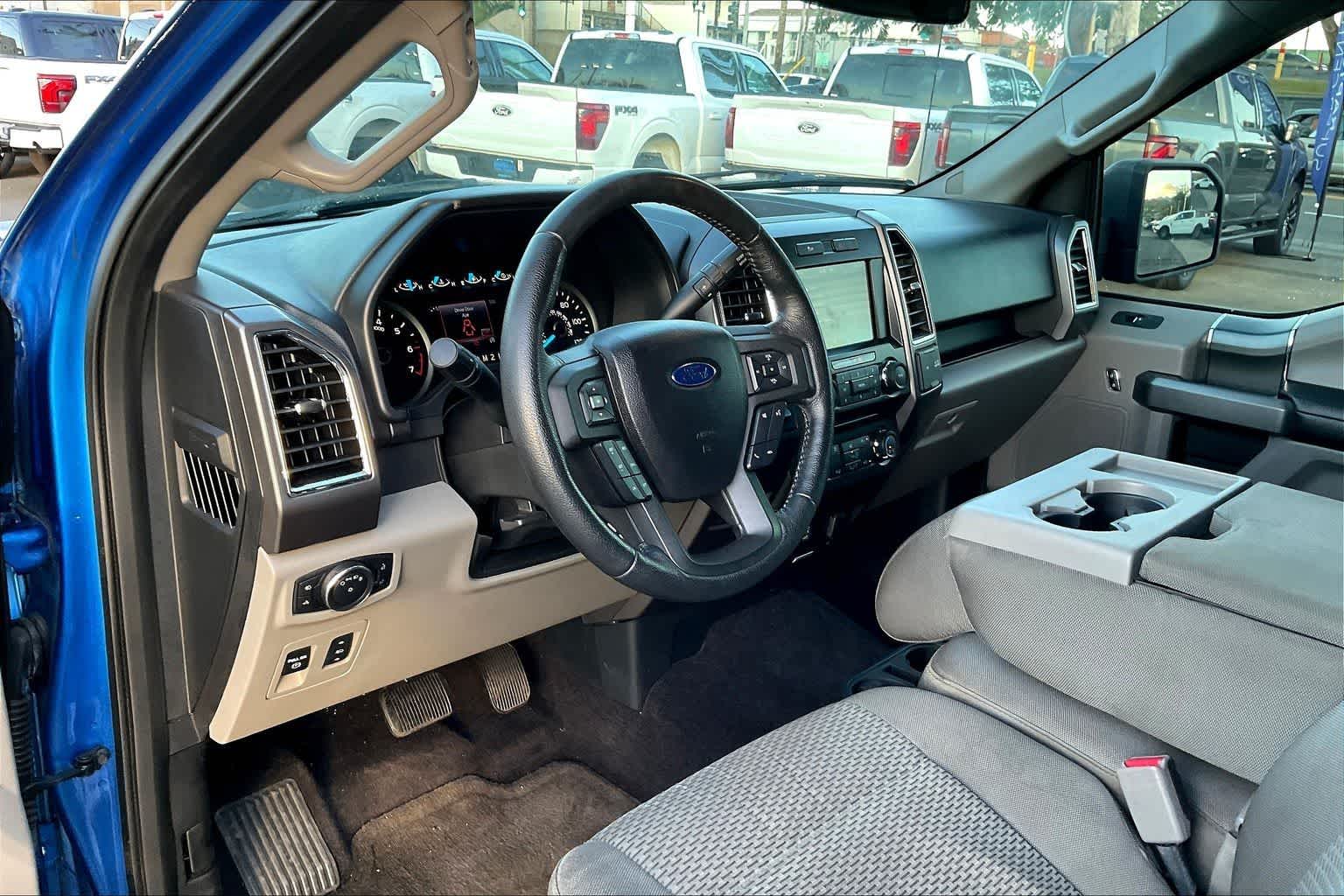 View vehicle photo 2