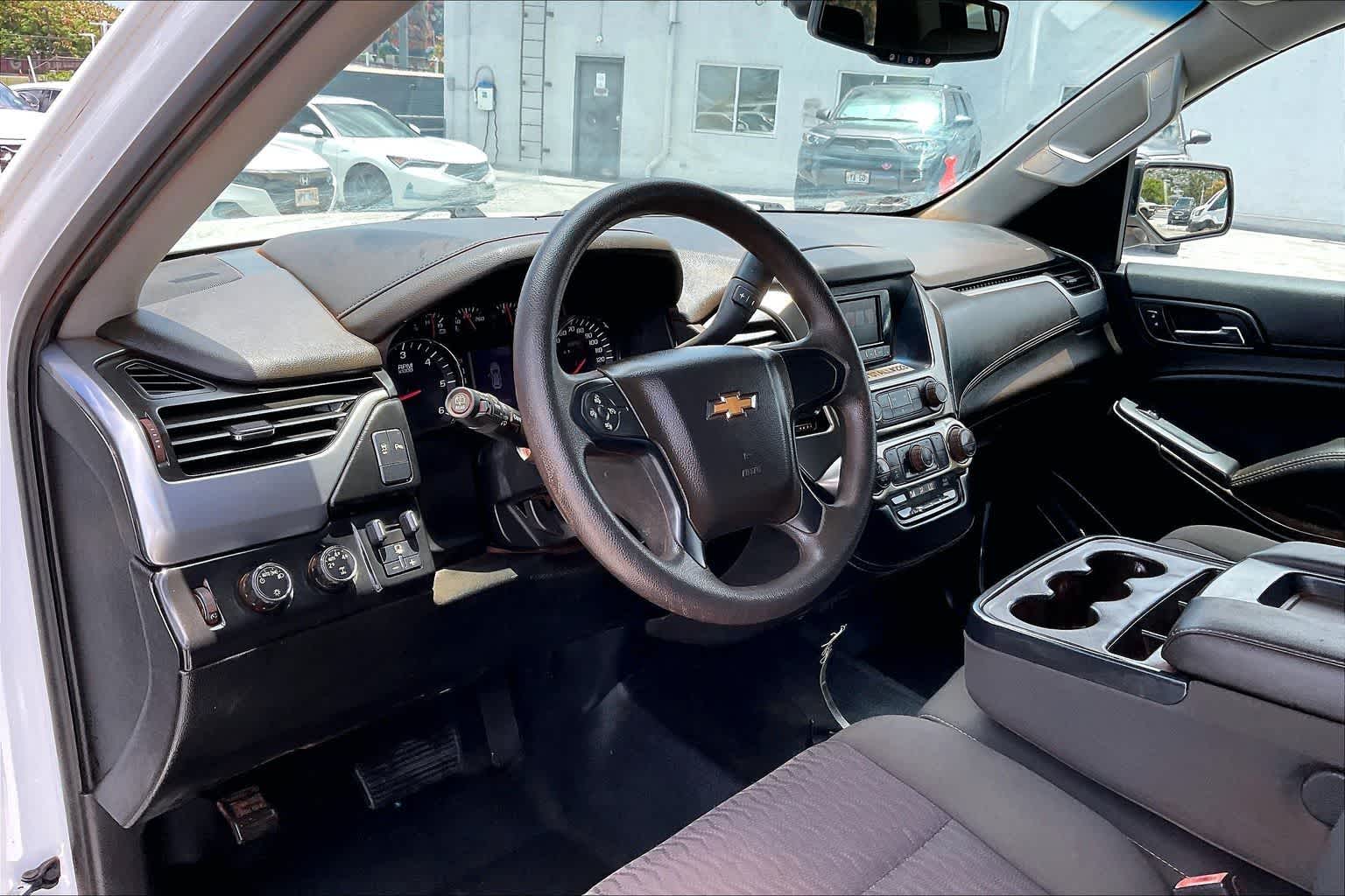 Summit White 2016 Chevrolet Suburban SUV / Crossover Four-Wheel Drive 6-Speed Automatic