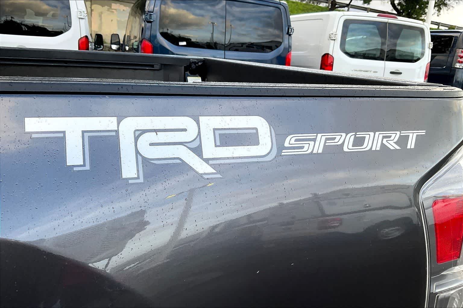 View vehicle photo 7