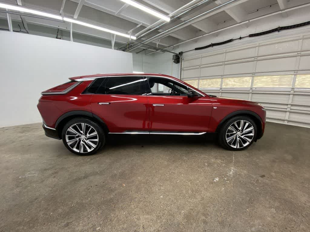 View vehicle photo 7