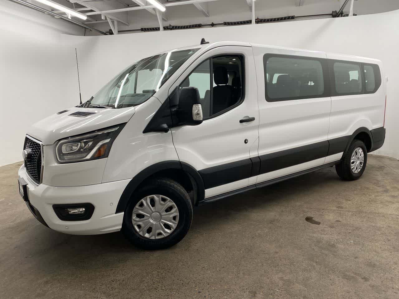 2023 Ford Transit Passenger 350 XLT Low Roof LB RWD