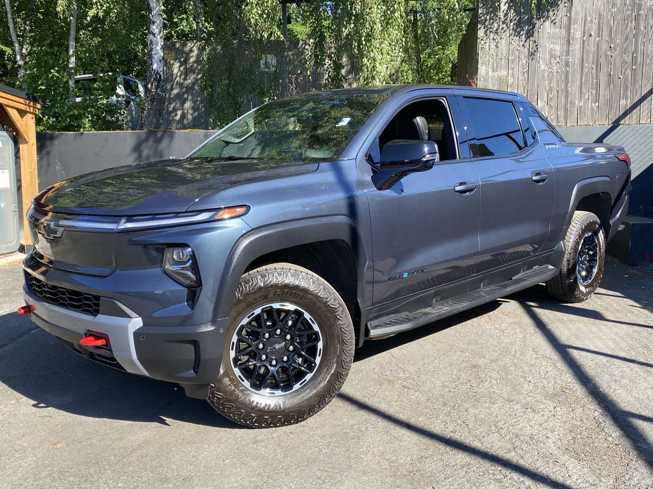 Blue Smoke Metallic 2026 Chevrolet Silverado EV Pickup Truck All-Wheel Drive 1-Speed Automatic