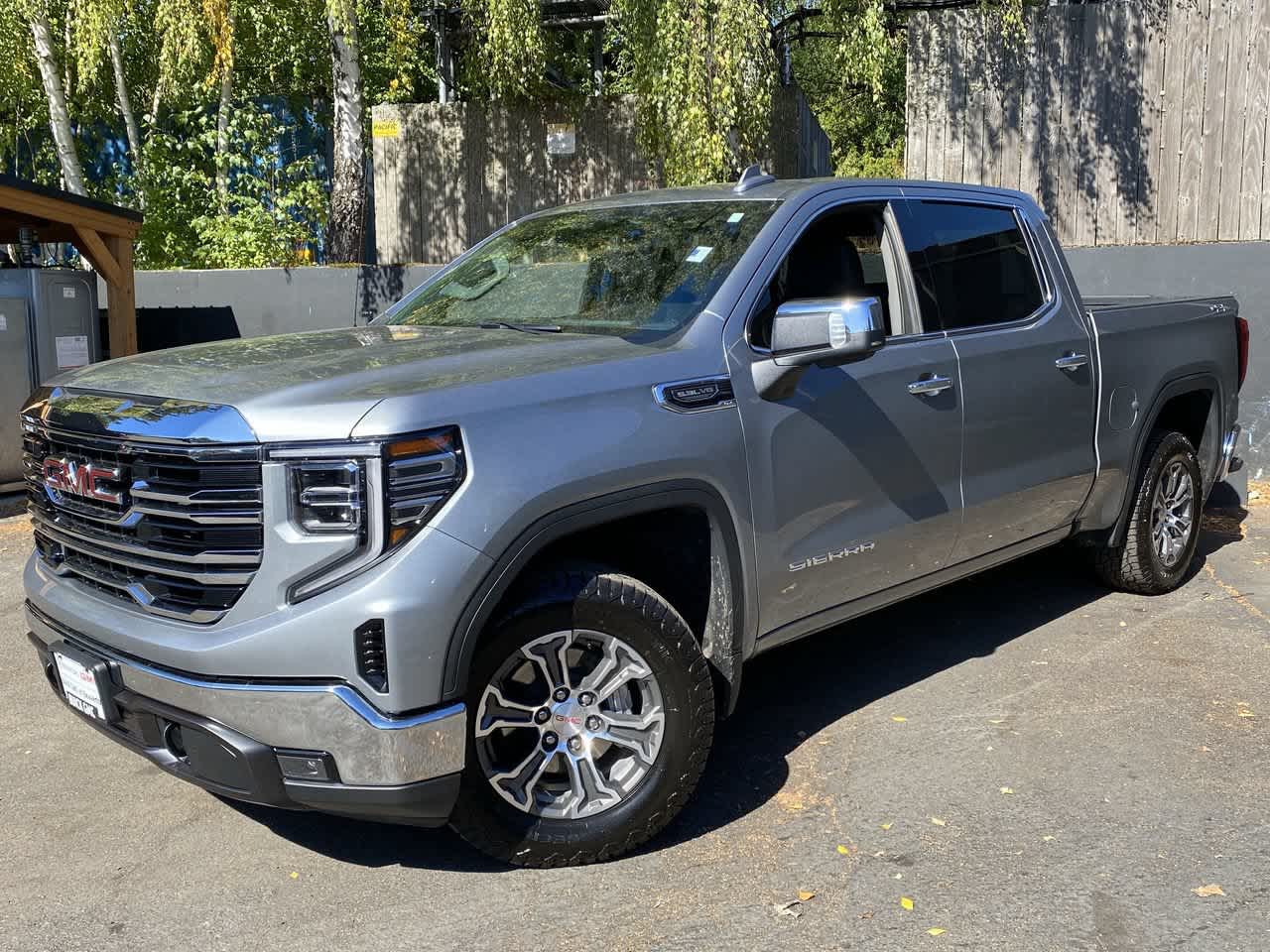  2026 GMC Sierra 1500 SLT Crew Cab 4WD   