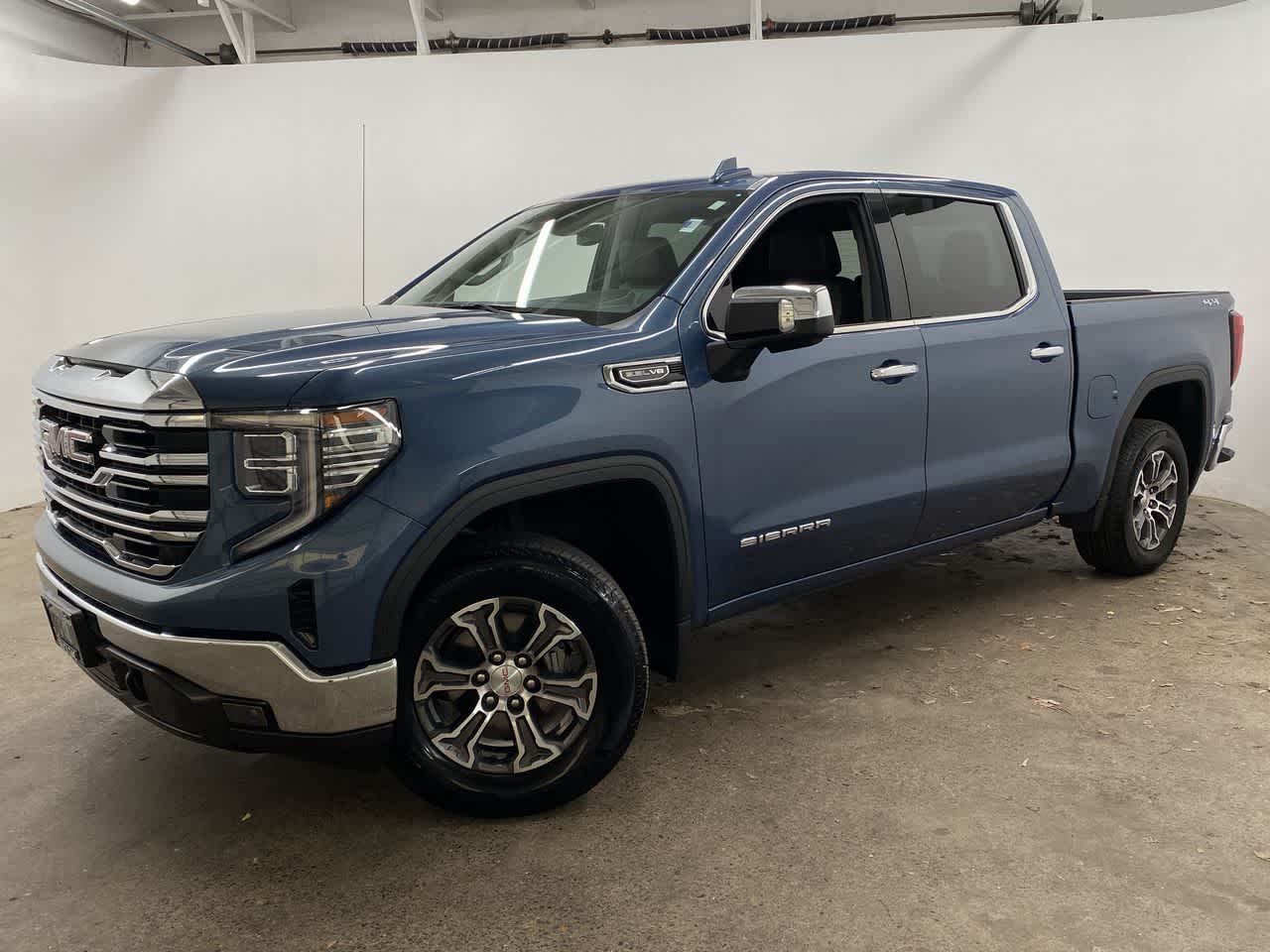 2024 GMC Sierra 1500 SLT Crew Cab 4WD