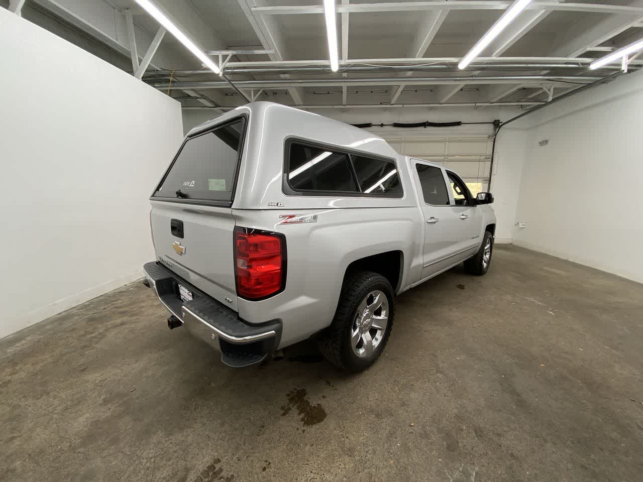 View vehicle photo 6