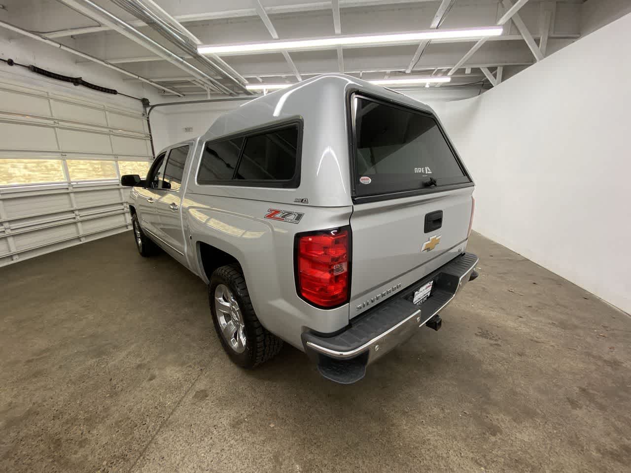 View vehicle photo 4