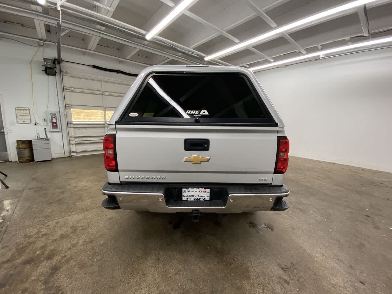 View vehicle photo 5