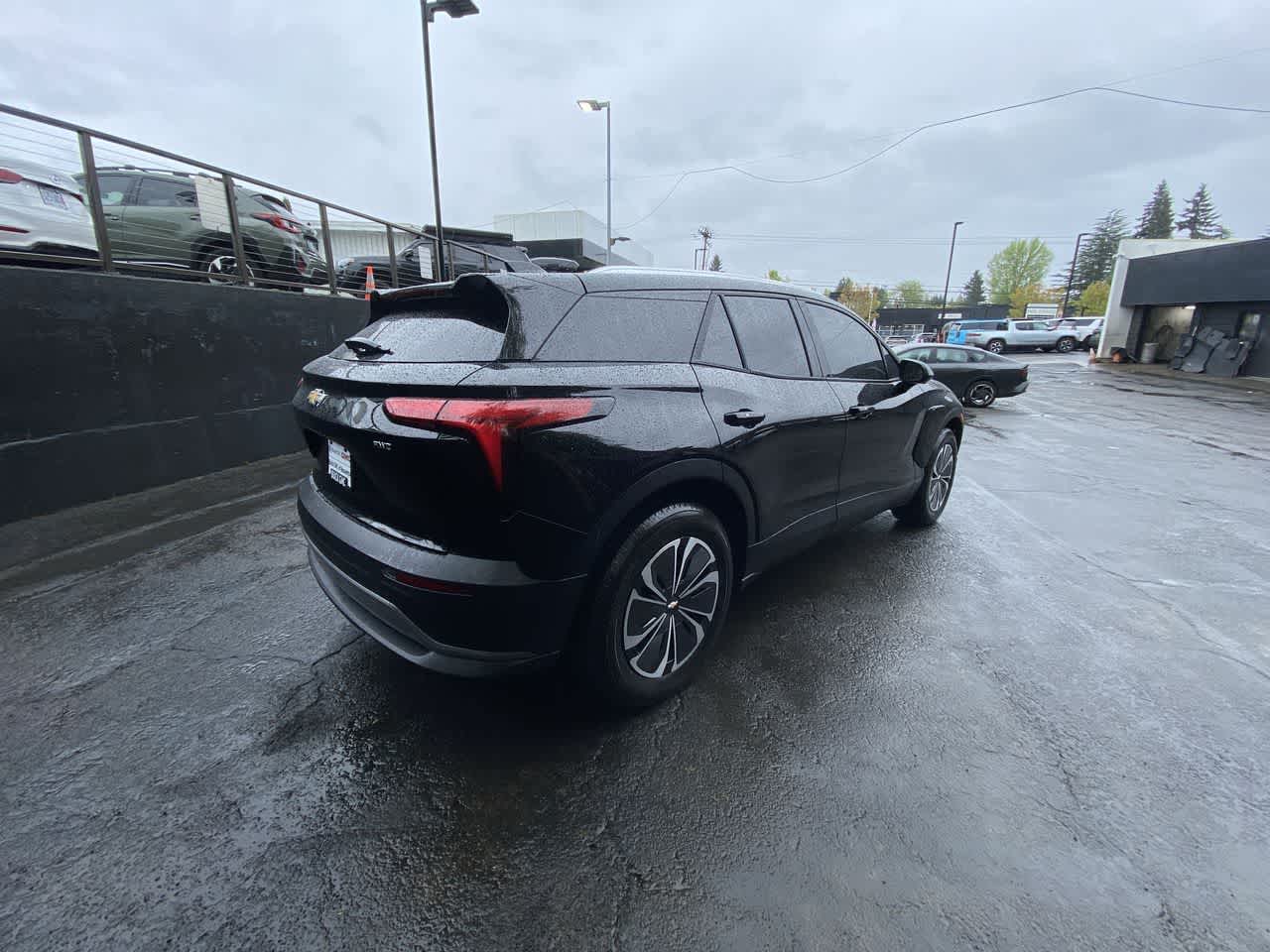 View vehicle photo 6