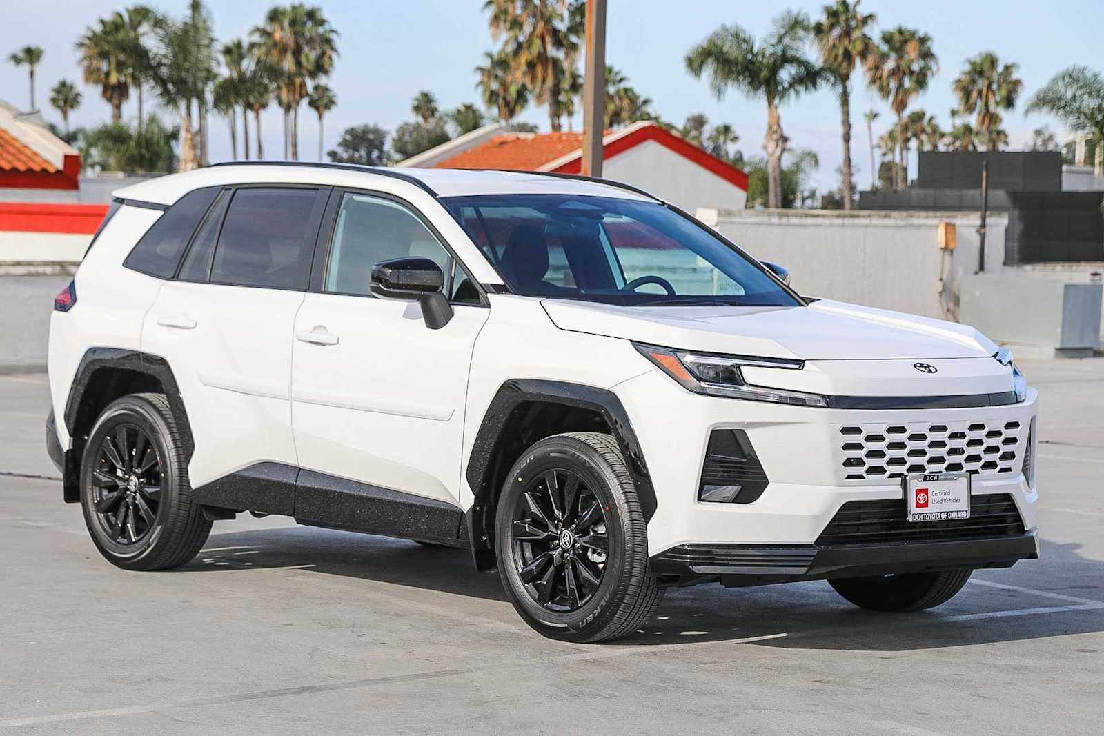 View vehicle photo 4