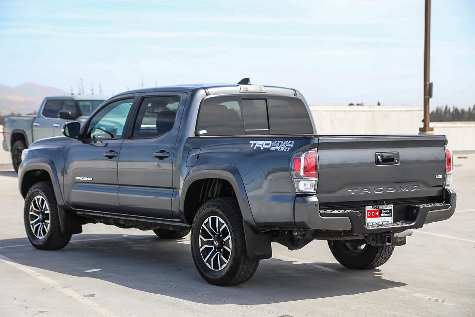 View vehicle photo 7