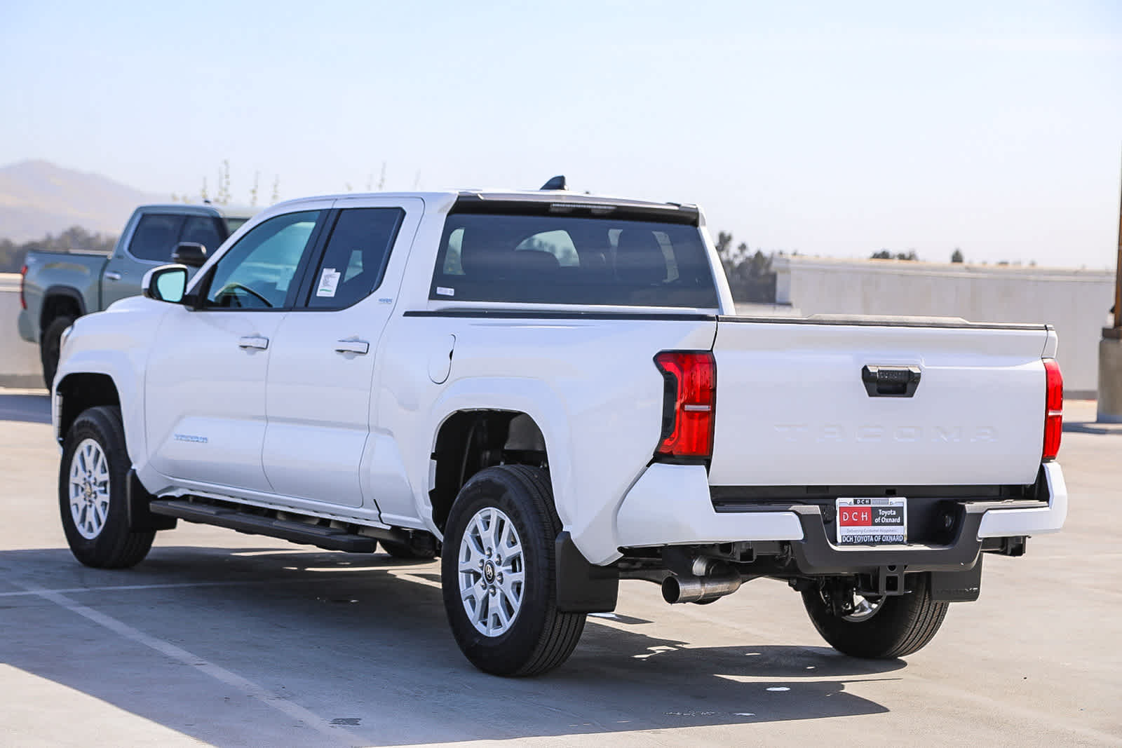 View vehicle photo 7