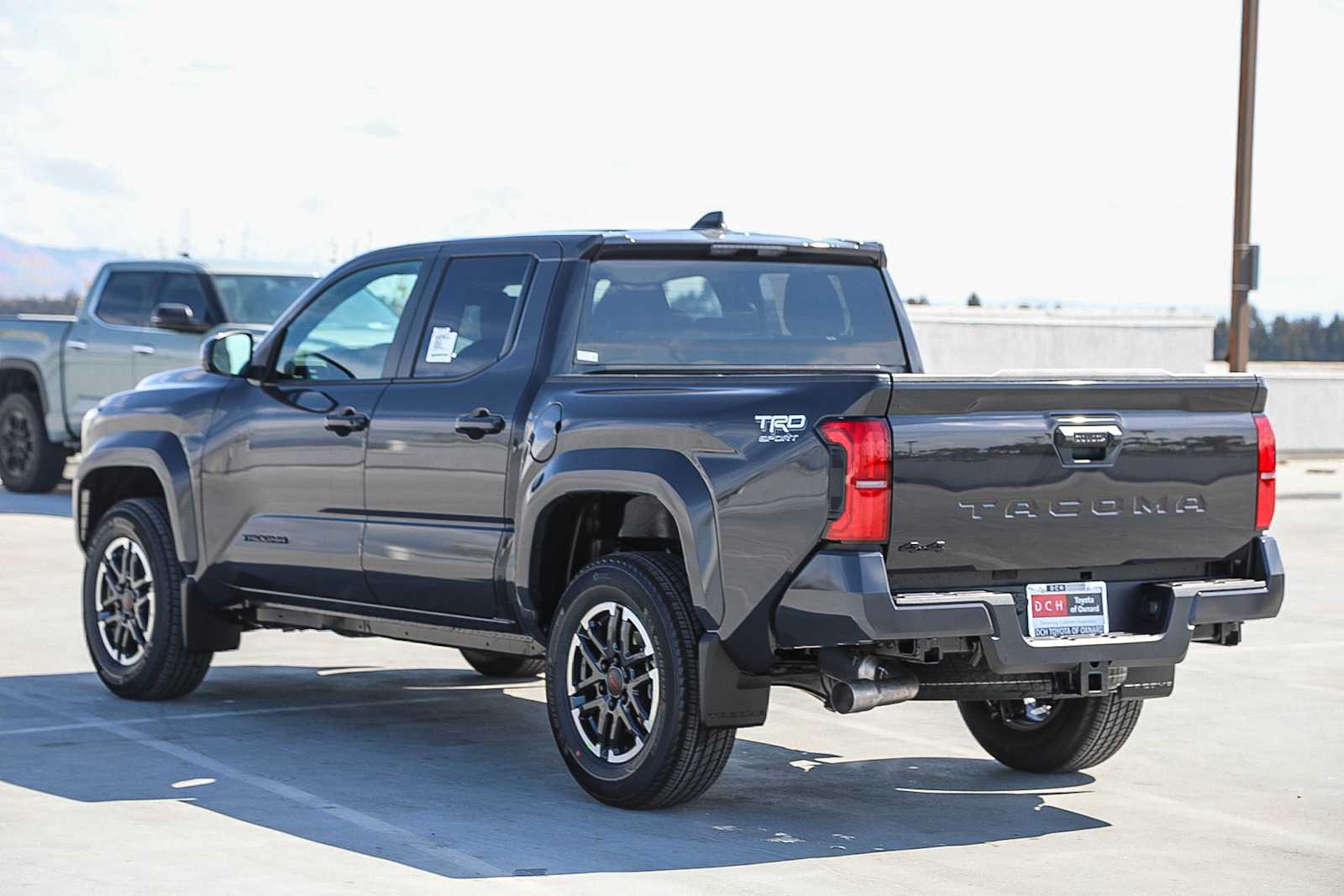 View vehicle photo 7