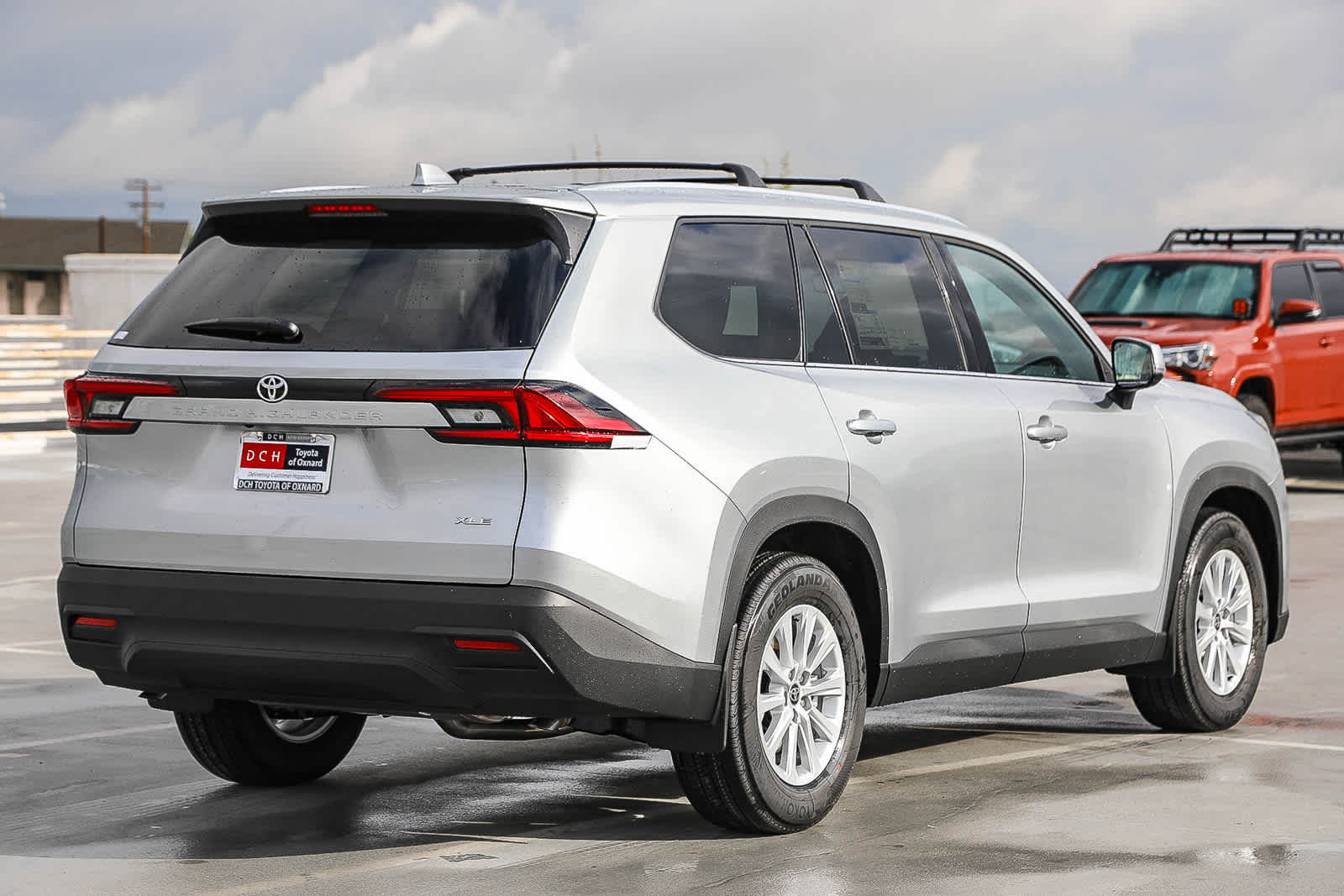 View vehicle photo 5