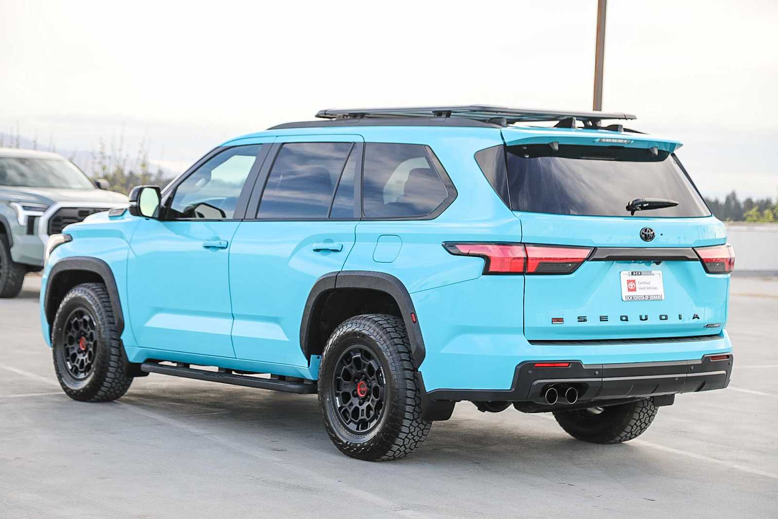 View vehicle photo 7