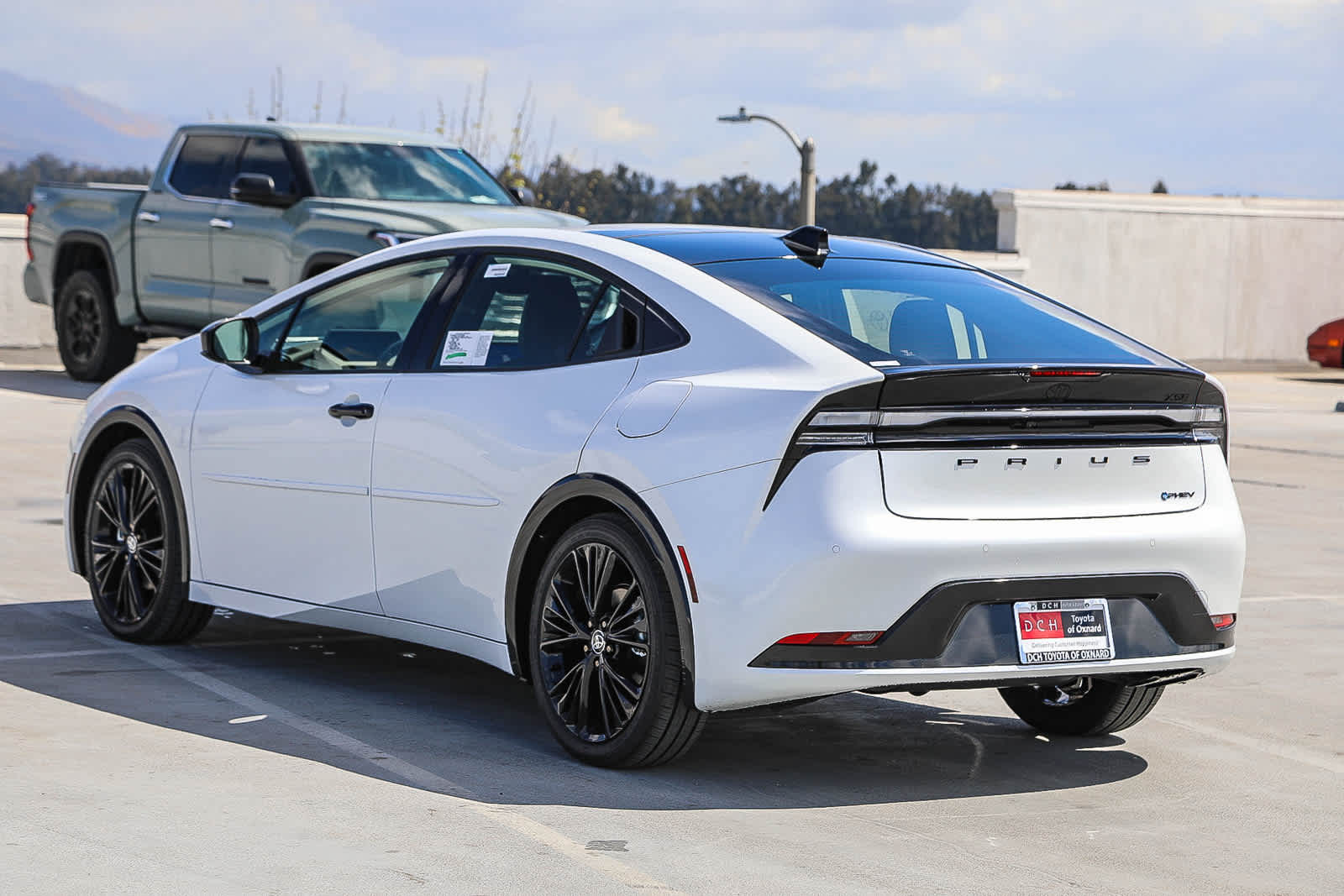 View vehicle photo 7