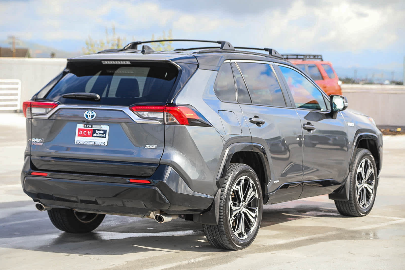 View vehicle photo 5