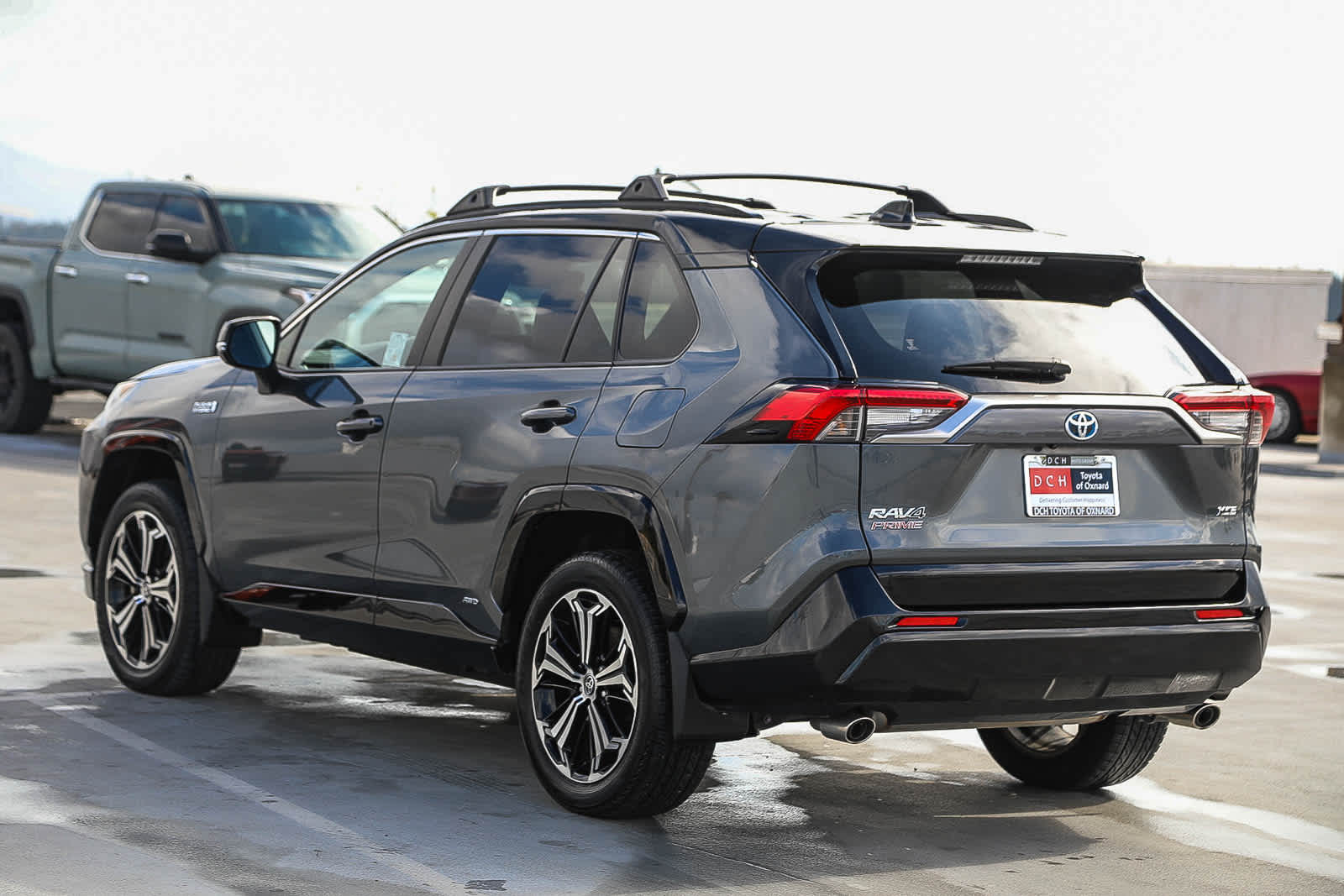 View vehicle photo 7