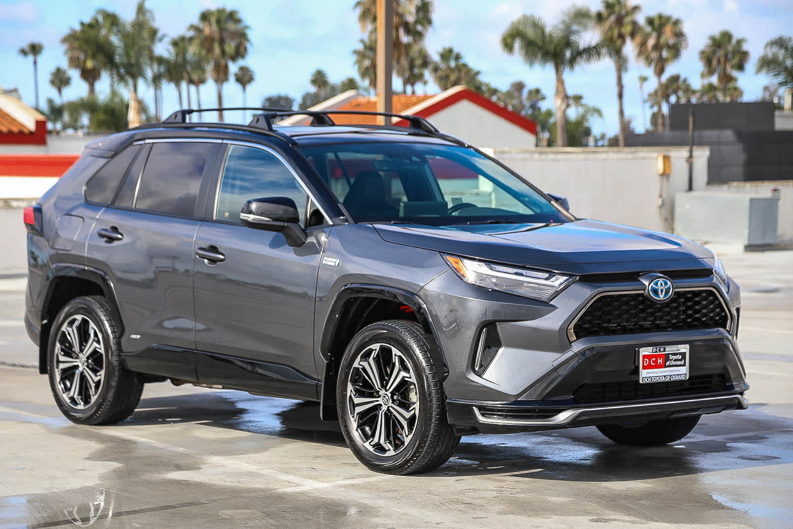 View vehicle photo 4