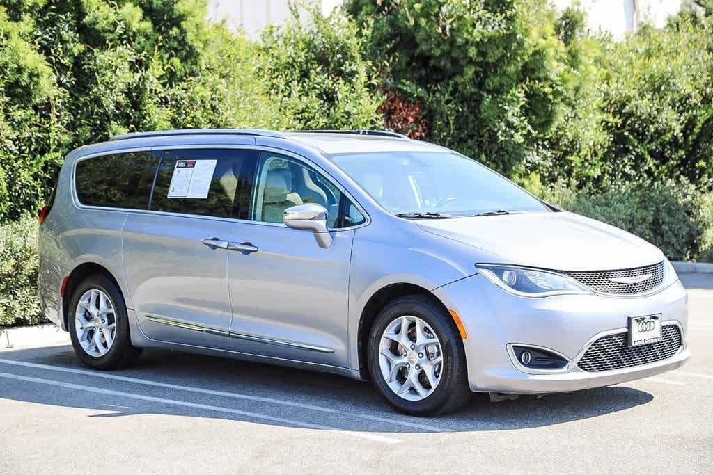 2020 Chrysler Pacifica Limited 3