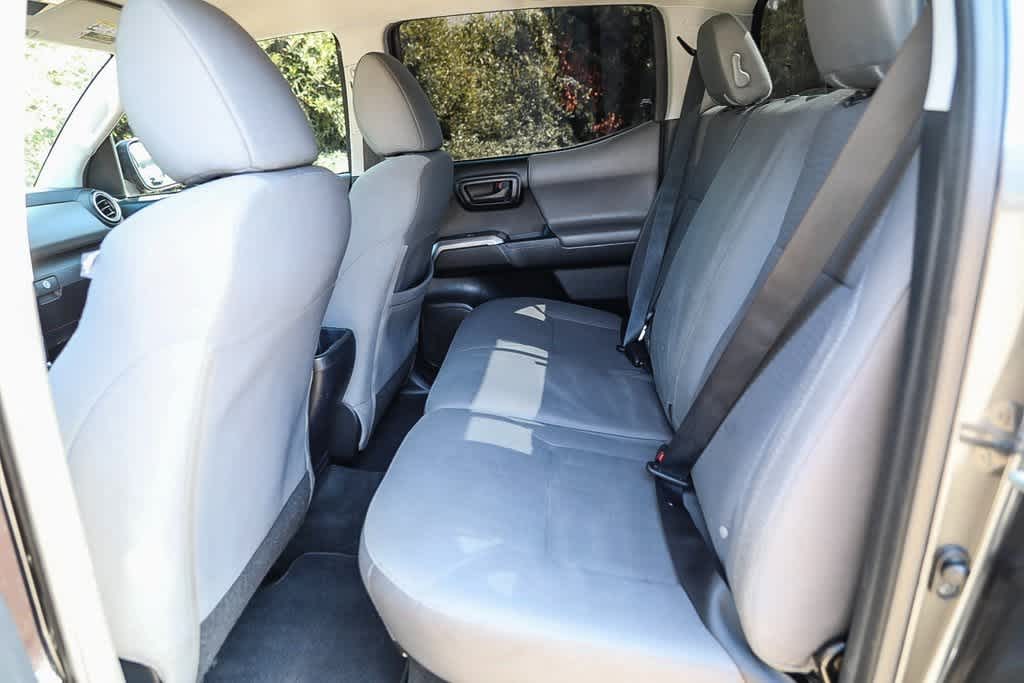 2018 Toyota Tacoma SR5 Double Cab 5 Bed V6 4x2 AT 17