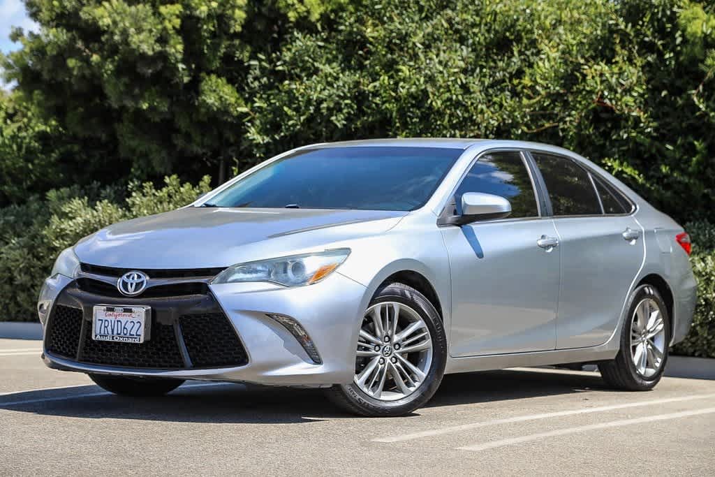 2016 Toyota Camry SE 4