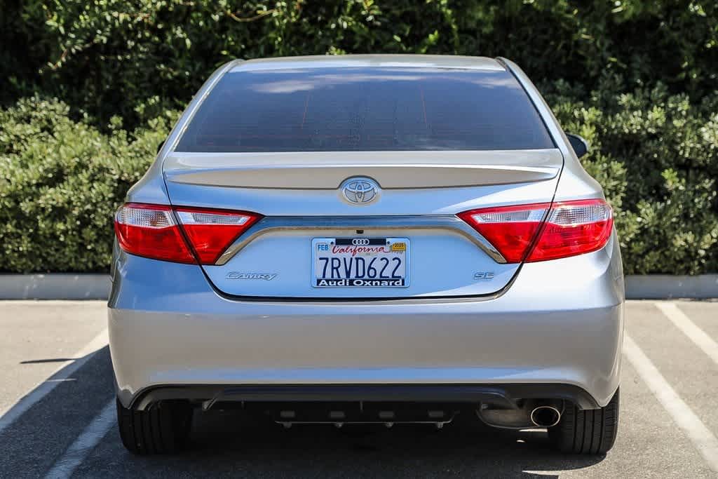 2016 Toyota Camry SE 8