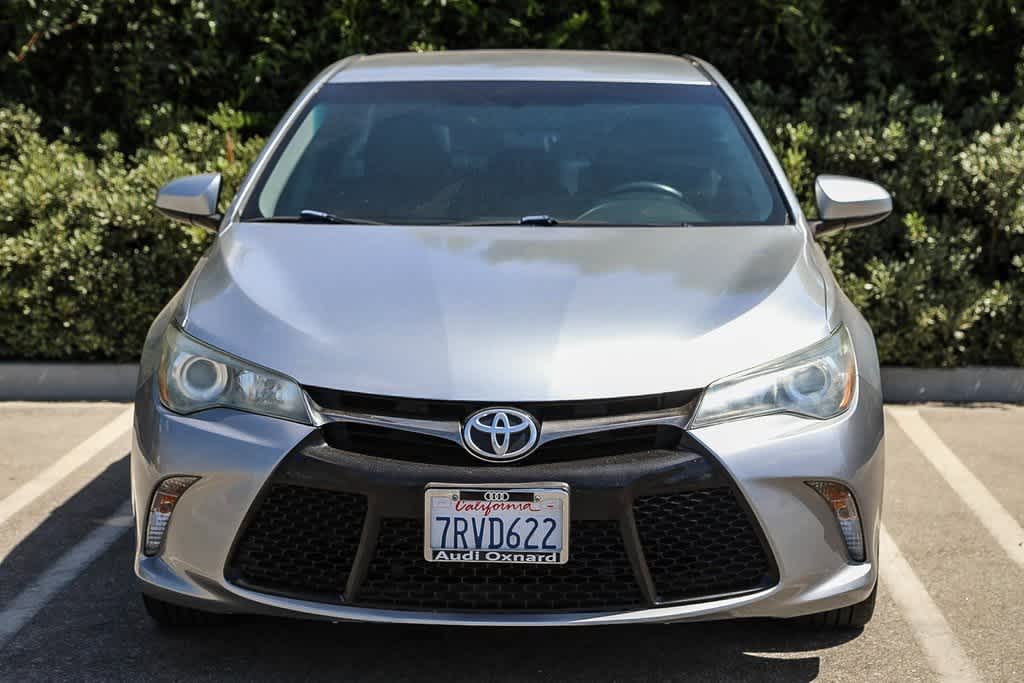 2016 Toyota Camry SE 2