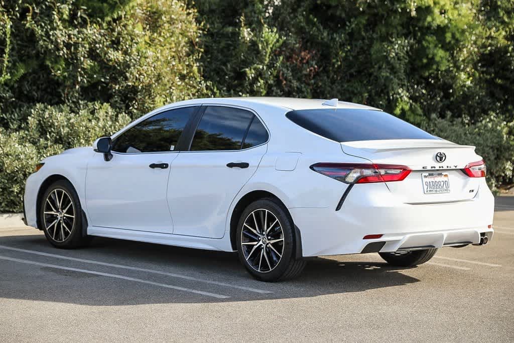 2022 Toyota Camry SE 6