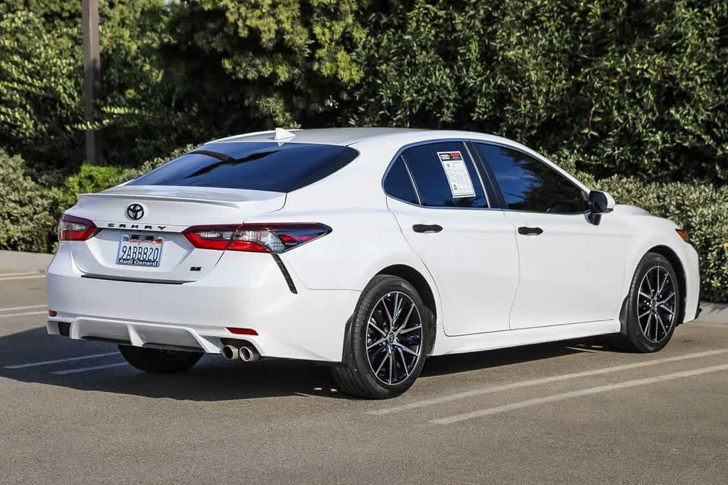 2022 Toyota Camry SE 4