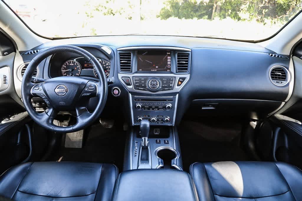 2019 Nissan Pathfinder SL 11