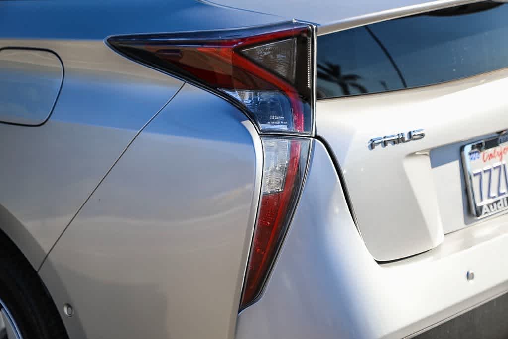 2017 Toyota Prius Four 8