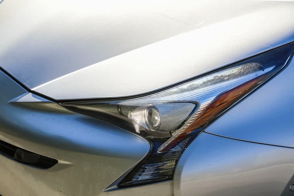 2017 Toyota Prius Four 7