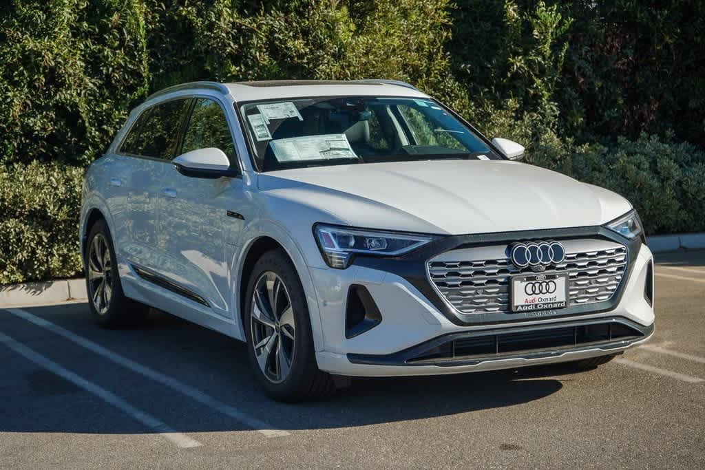 2024 Audi Q8 e-tron Premium Plus 3