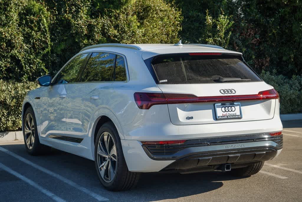 2024 Audi Q8 e-tron Premium Plus 6