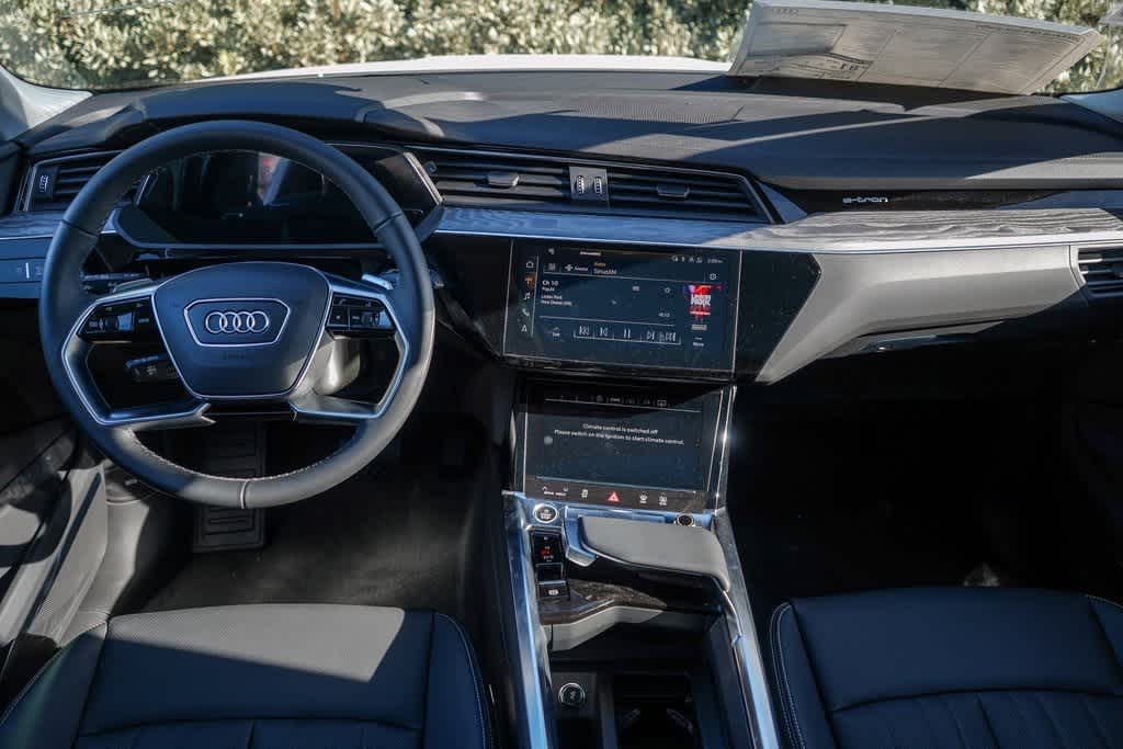 2024 Audi Q8 e-tron Premium Plus 12