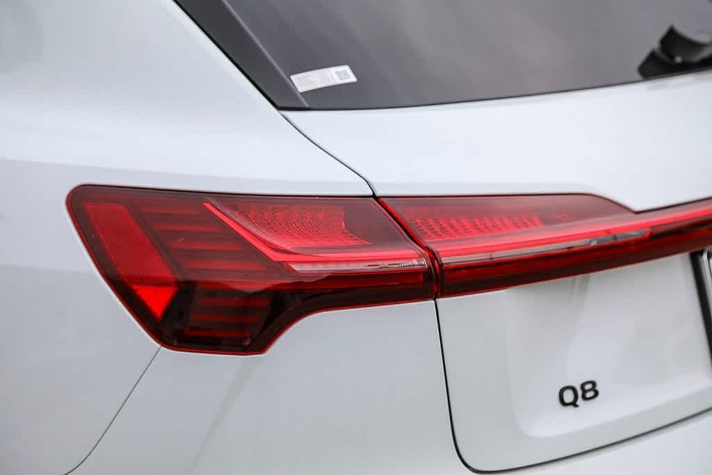 2024 Audi Q8 e-tron Premium Plus 8