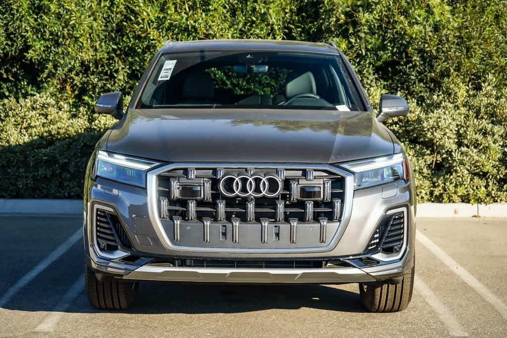 2025 Audi Q7 Premium 2