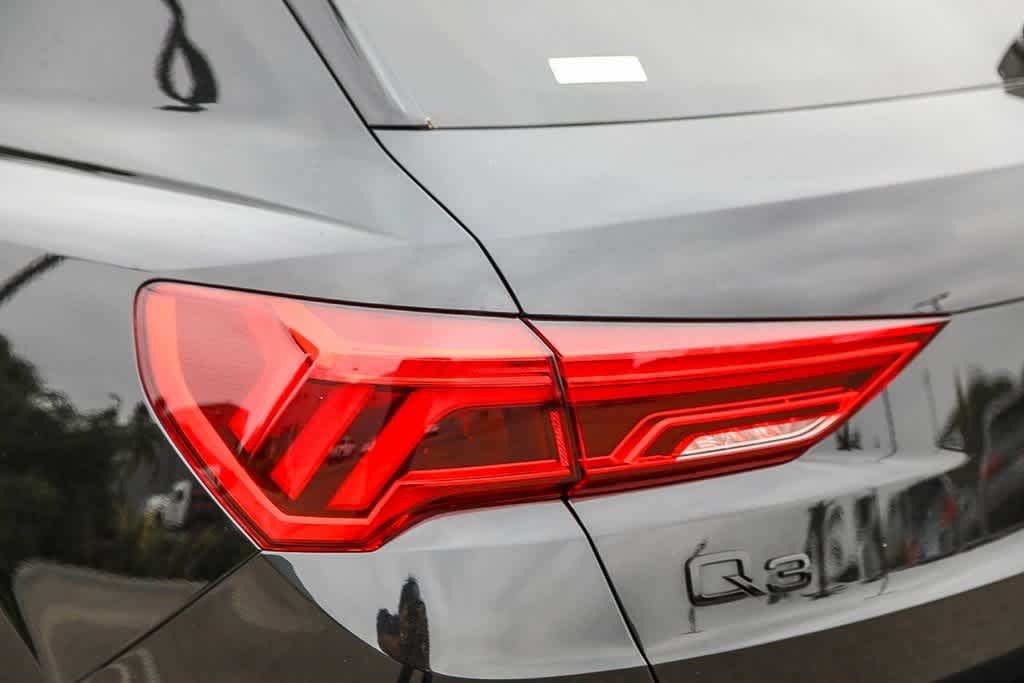 2021 Audi Q3 S line Premium Plus 8