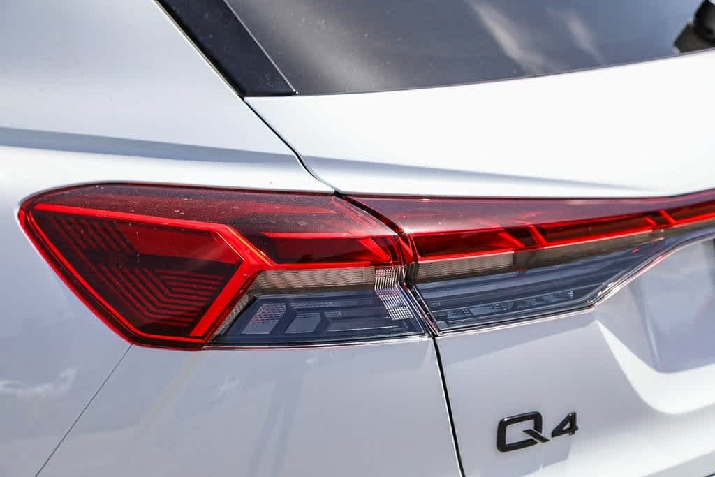 2024 Audi Q4 e-tron Premium Plus 8