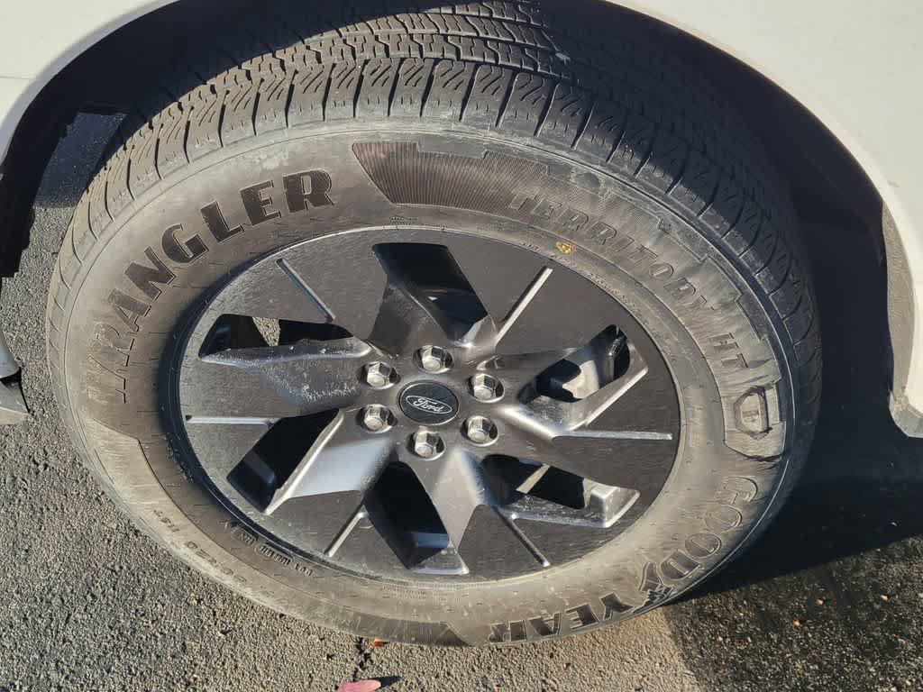 View vehicle photo 6