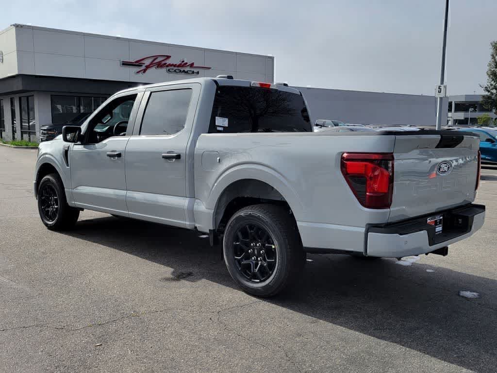 View vehicle photo 3