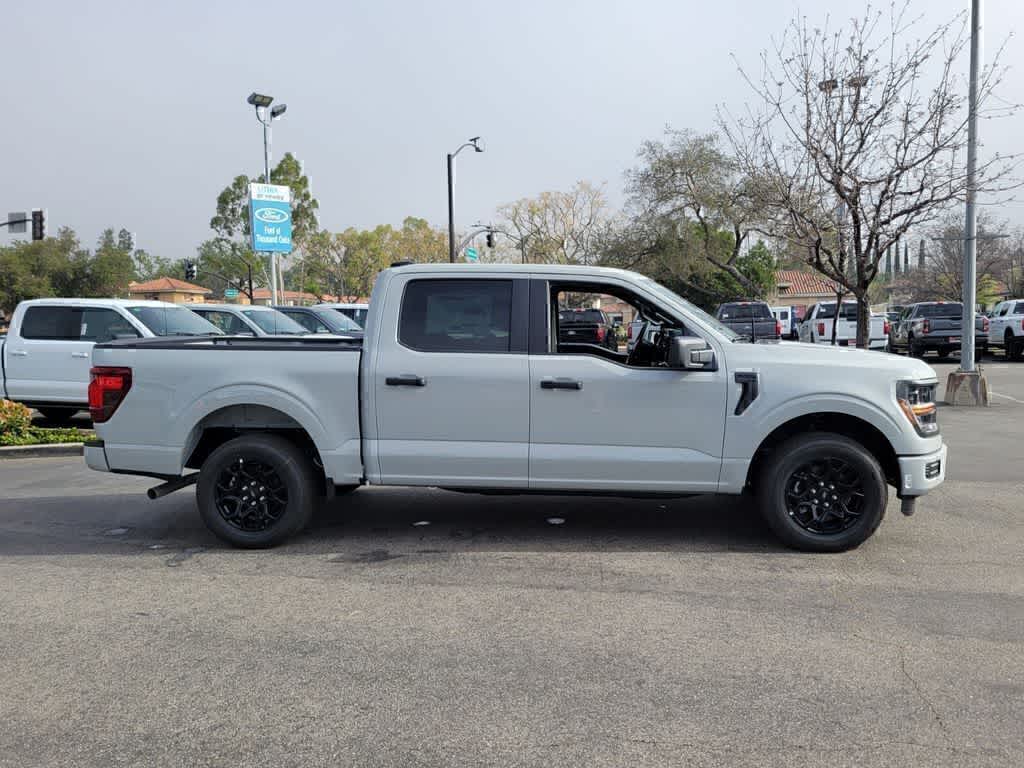 View vehicle photo 6