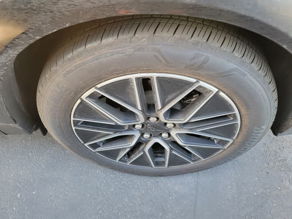 View vehicle photo 5