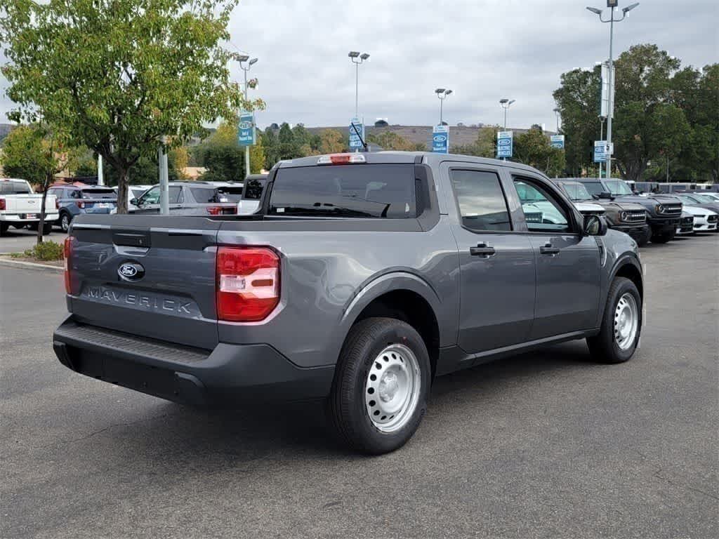 View vehicle photo 5