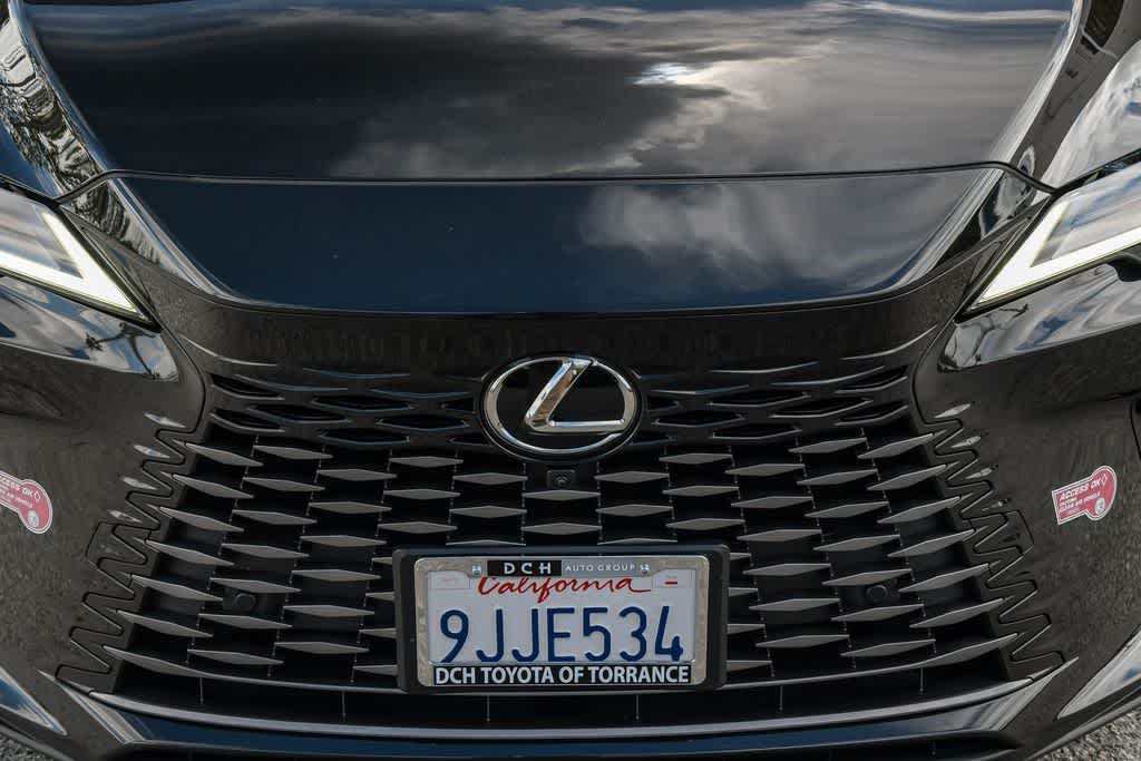 View vehicle photo 5