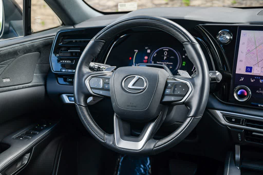 View vehicle photo 6