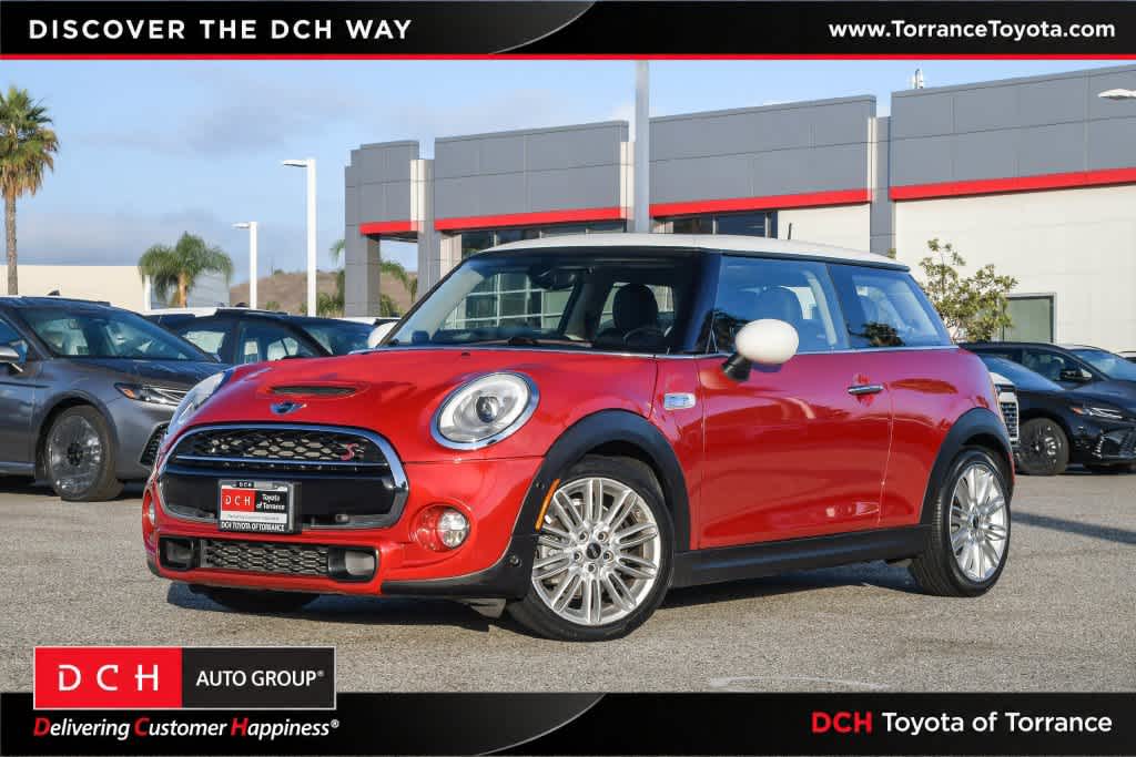 Red 2018 MINI Cooper Hatchback Front-Wheel Drive Automatic