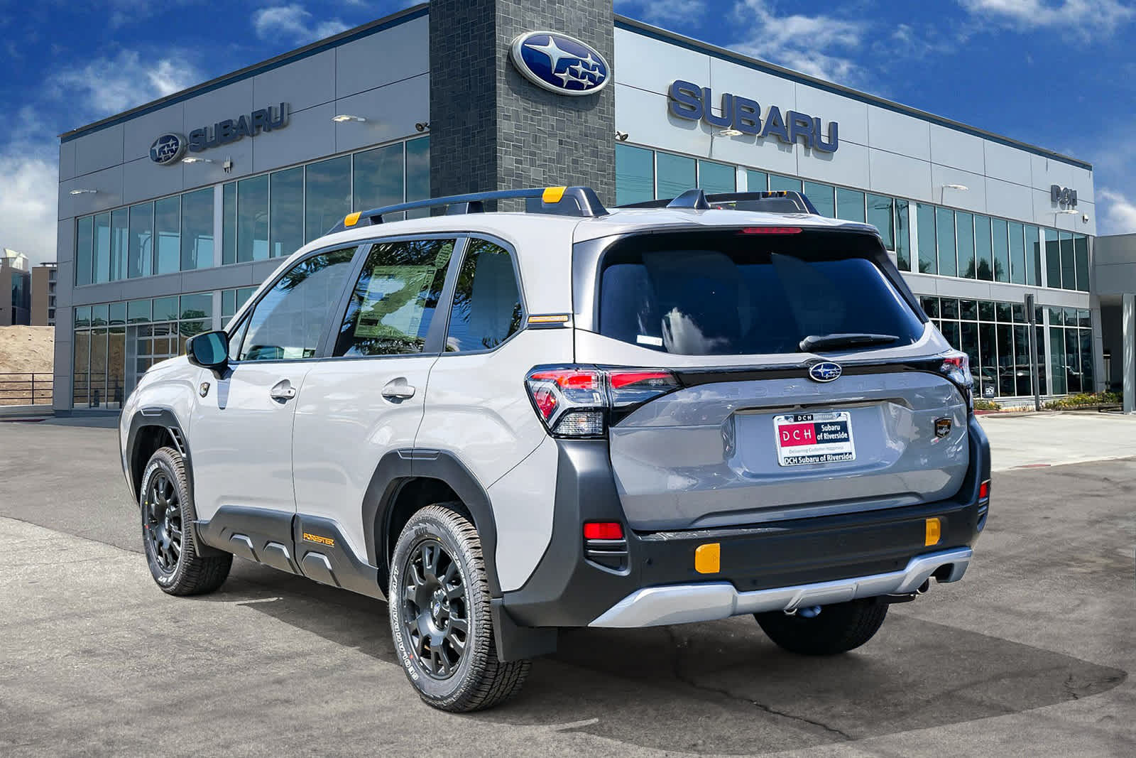 View vehicle photo 6