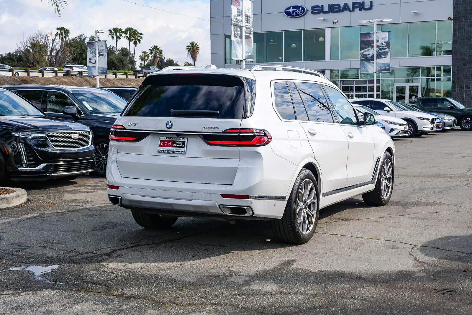 View vehicle photo 4